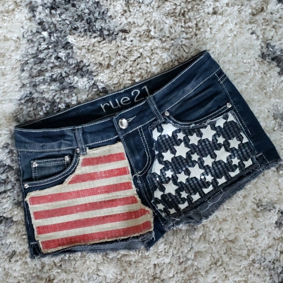 Rue21 Pants - Rue 21 Stars and Stripes American Flag Shorts